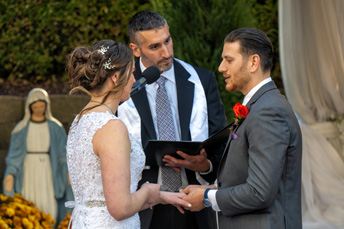 Outdoor wedding photography in Southeast Michigan